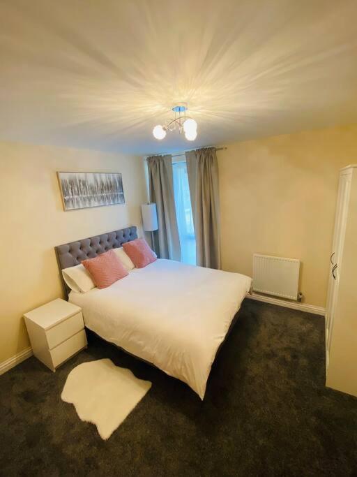 Beautiful And Modern 2 Bedroom Flat In Colindale Edgware Buitenkant foto